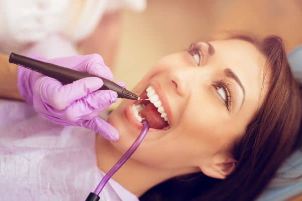Asegure sus dientes: una pequeña inversión financiera que despierta una gran sonrisa